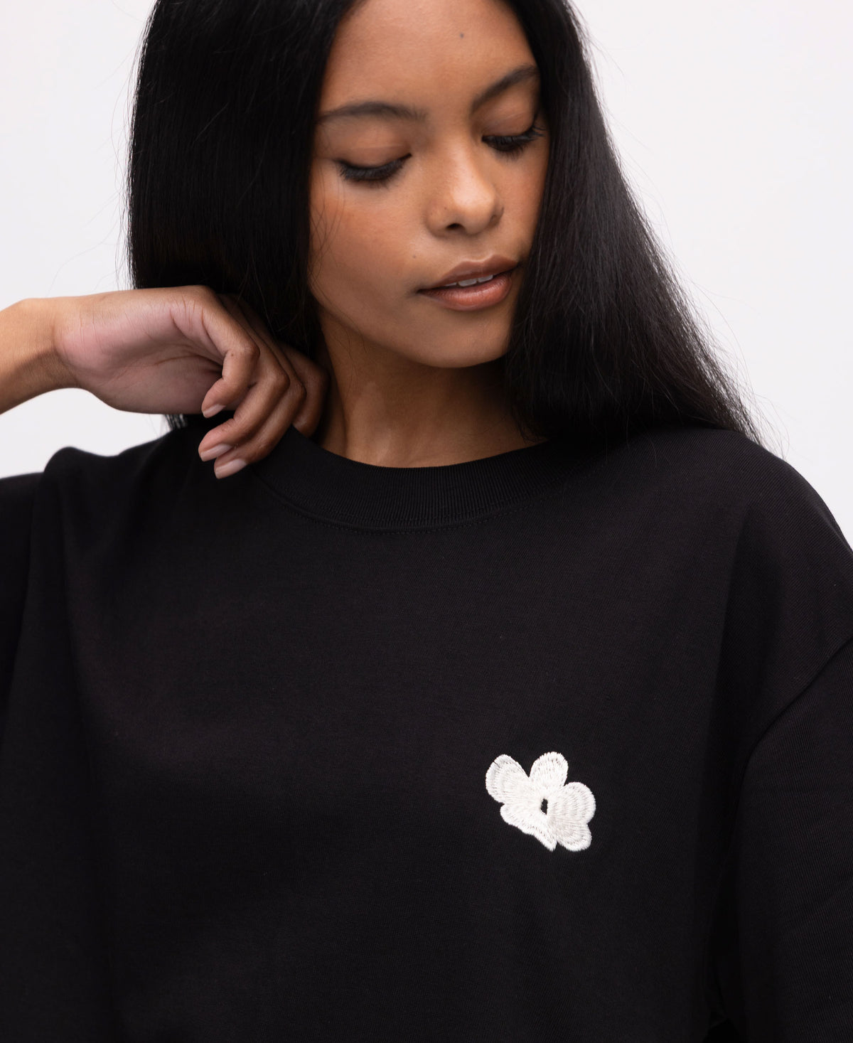 Polera Basica Negra Flor