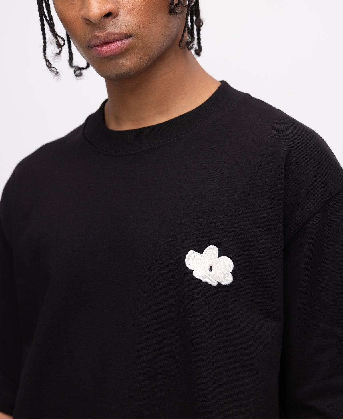Polera Basica Negra Flor